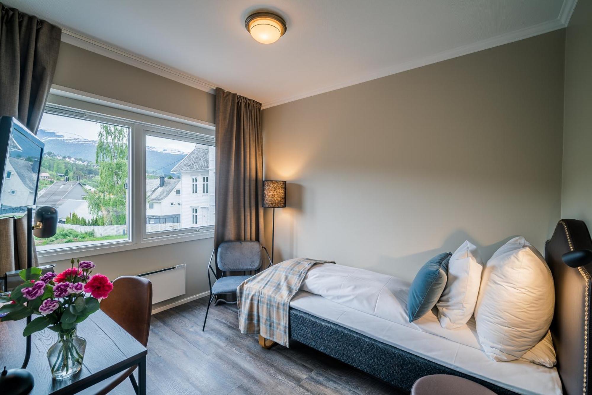 Gloppen Hotell - By Classic Norway Hotels ساندين الغرفة الصورة